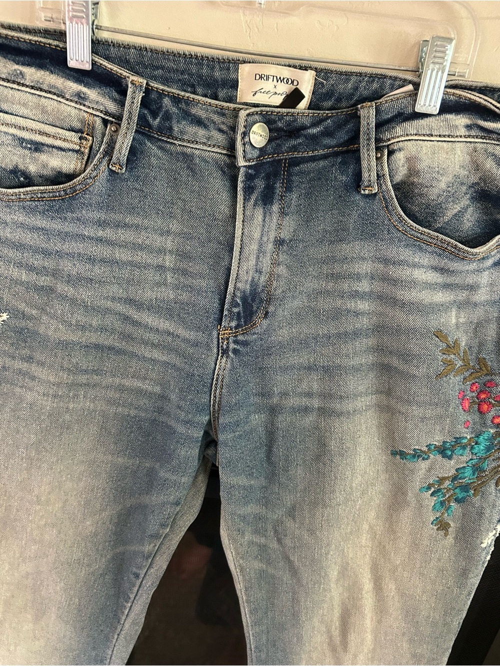▶️ Driftwood x Free People Embroidered Floral Crop Flare Jeans Womens 34 Boho - Picture 6 of 16